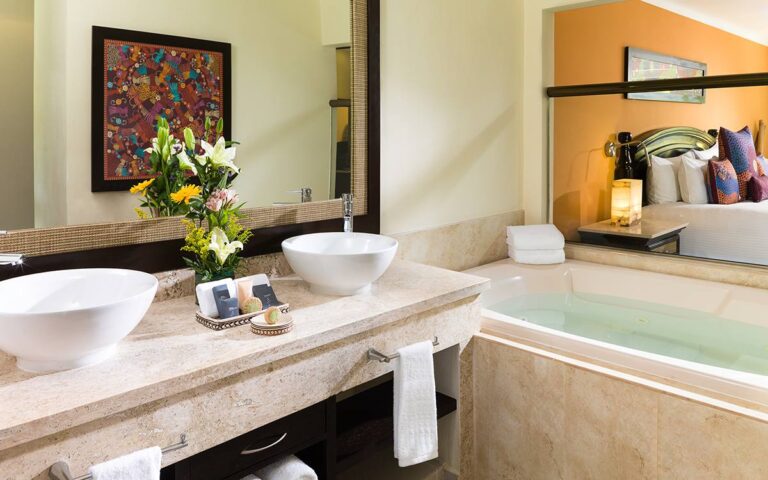 el-dorado-royale-luxury-junior-suite