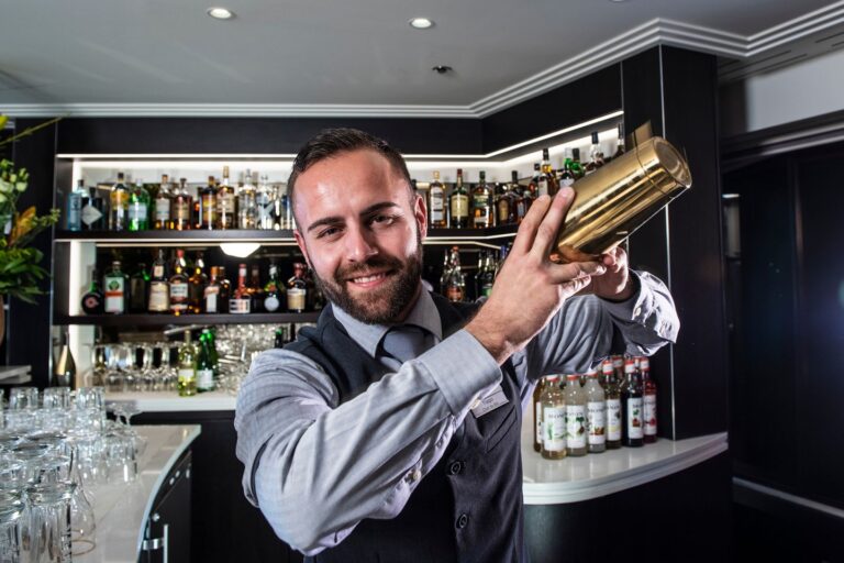Avalon-Ship-Gallery-SUITE-SHIP-Bar