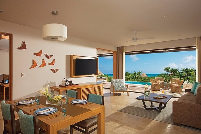 dreams-playa-mujeres-preferred-club-family-suite-ocean-view