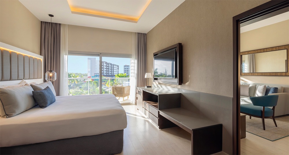 hideaway-royalton_jamaica_room
