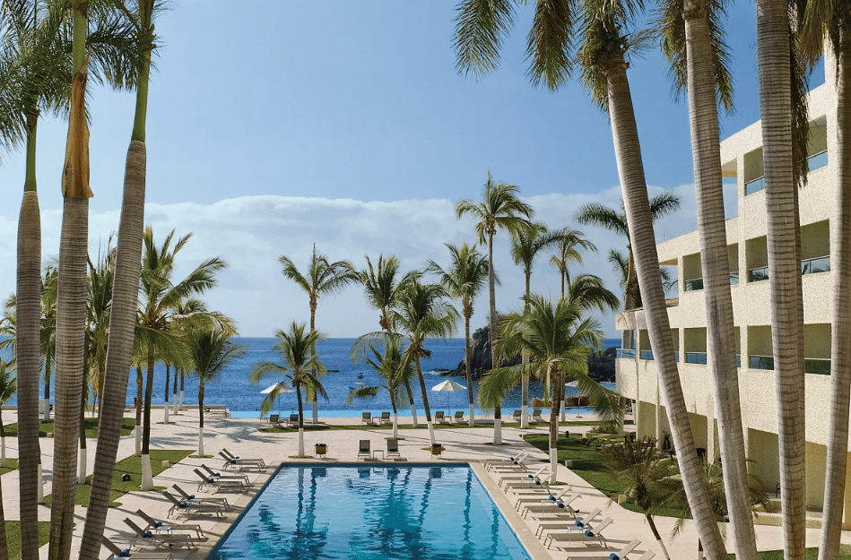 Dreams-Huatulco-Family-Pool