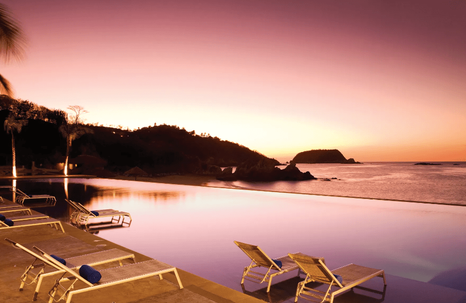 Dreams-Huatulco-Sunset-Pool