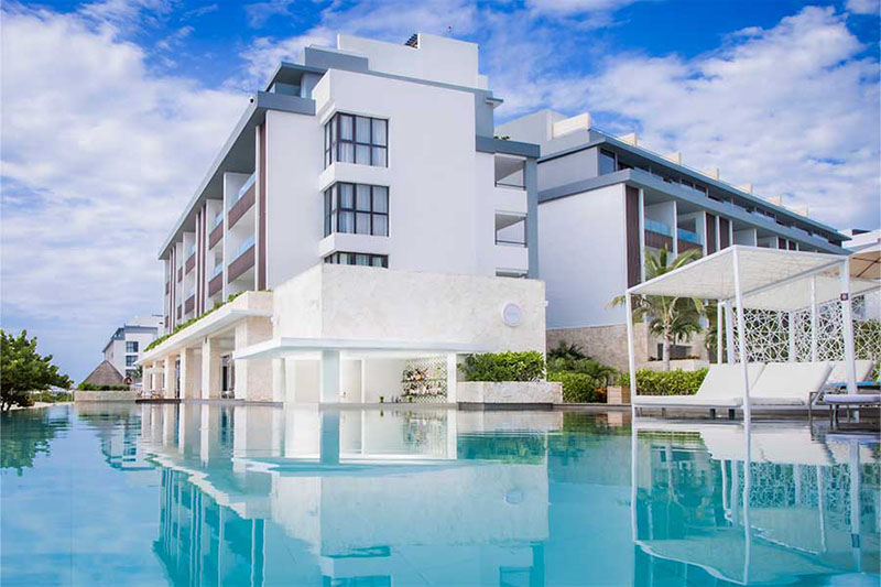 Majestic-Elegance-Costa Mujeres-Pool
