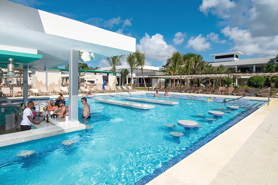 pool-riu-palace-tropical-bay-2