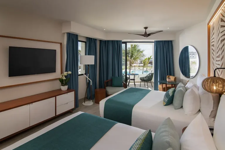 dreams-macao-beach_punta-cana_pool-view-2-queen-room.jpg
