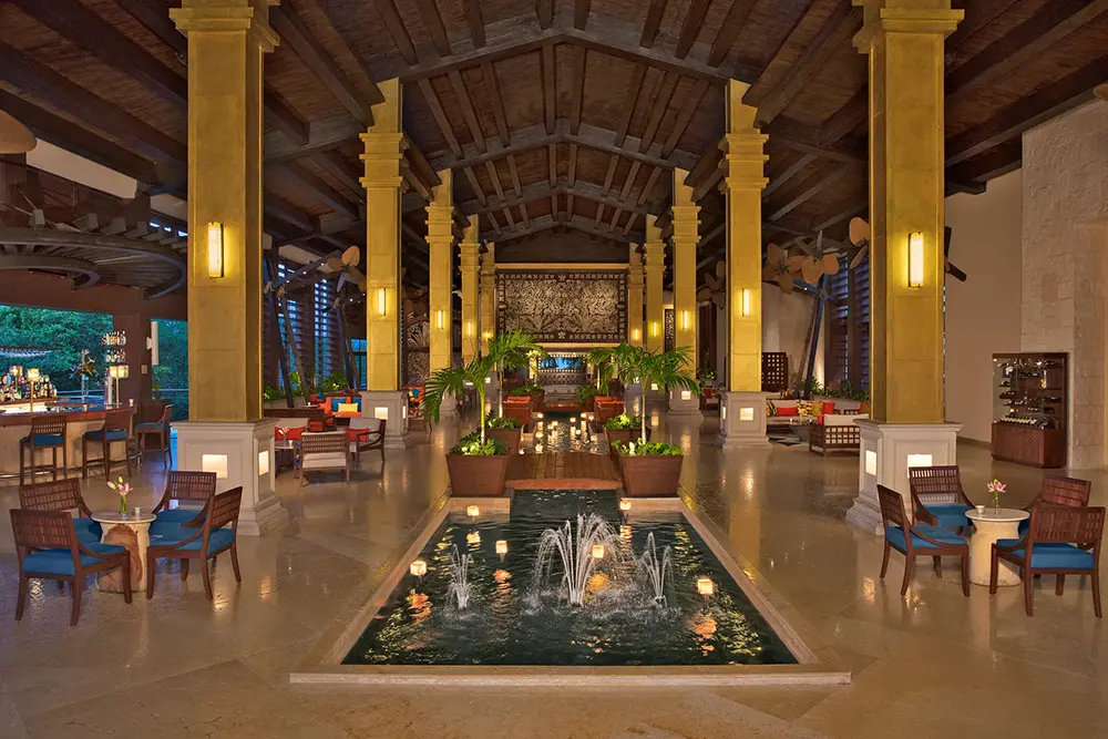 dreams-riviera-cancun-lobby