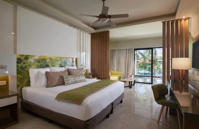 dreams-onyx-puj-PRM-Pool-View