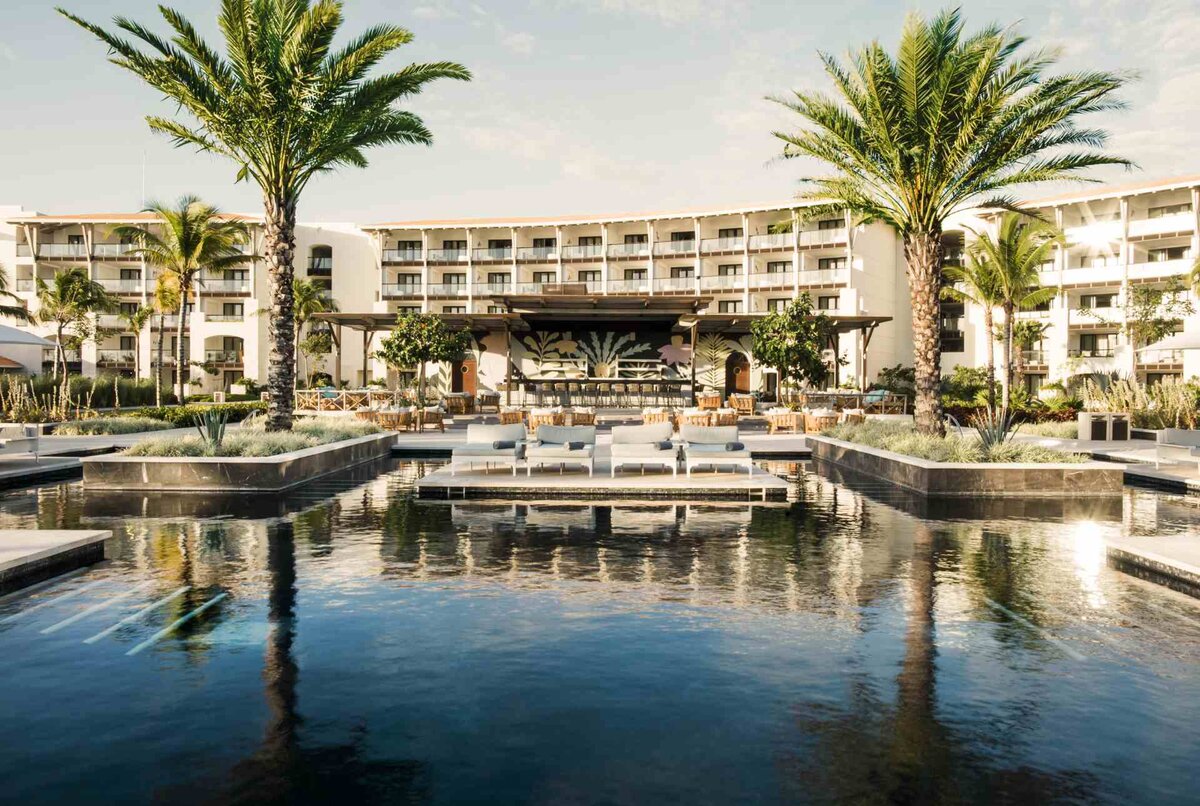 Unico+2087_riviera-maya_pool-loungers