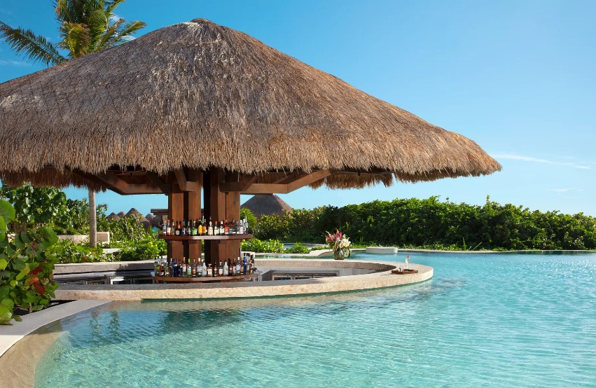 secrets-playa-blanca-costa-mujeres-Pool-Bar