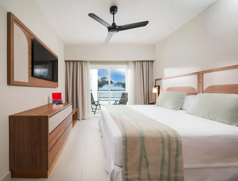riu-negril-ocean-front-room