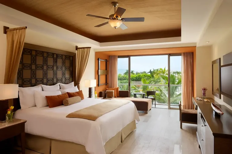 dreams-vallarta-bay-jr-suite-garden-view-king