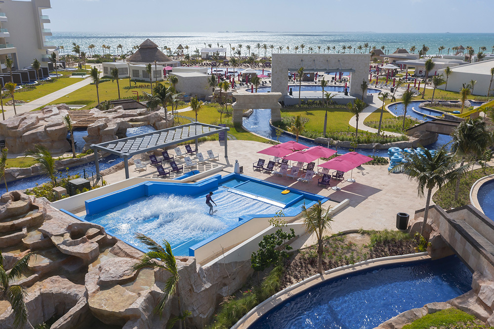 planet-hollywood-cancun-aesurf