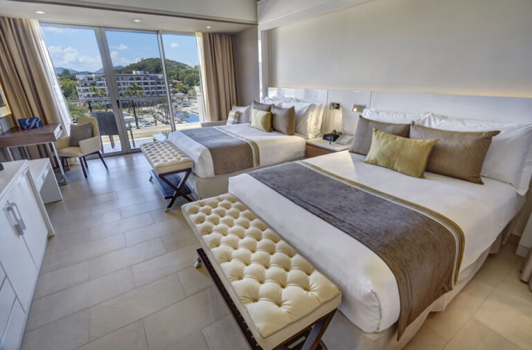 hideaway-royalton_luxury_suite_ocean_view