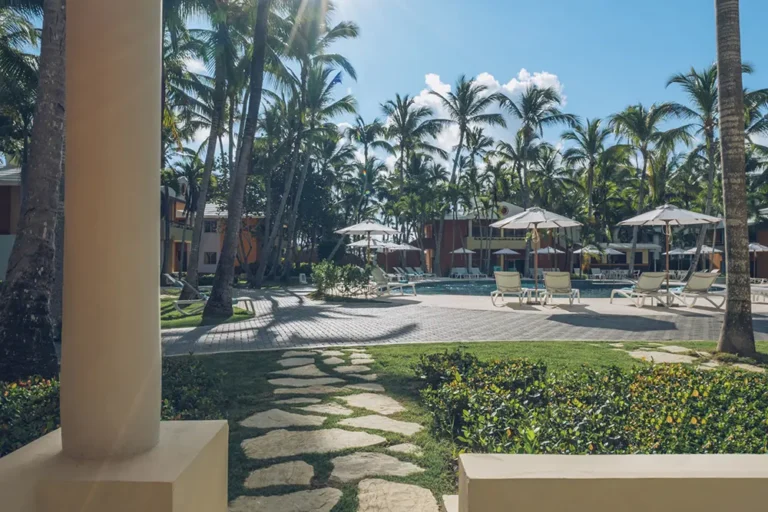 iberostar-bavaro-punta-cana-jr-suite-pool